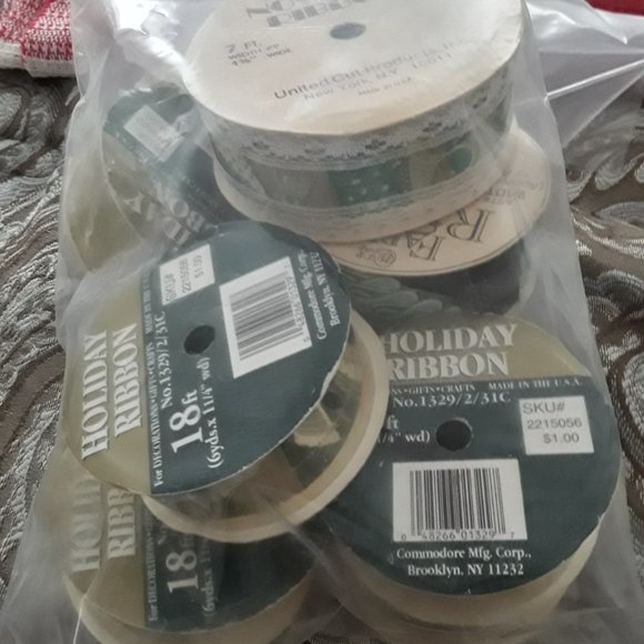 Vintage Red and White Check Calico Material and Assorted Ribbons - Picture 6 of 6